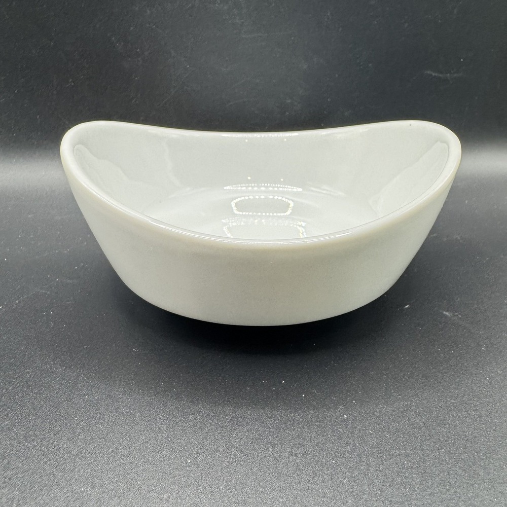B Smith With Style White Serving Oval Bowl 7"x 6"